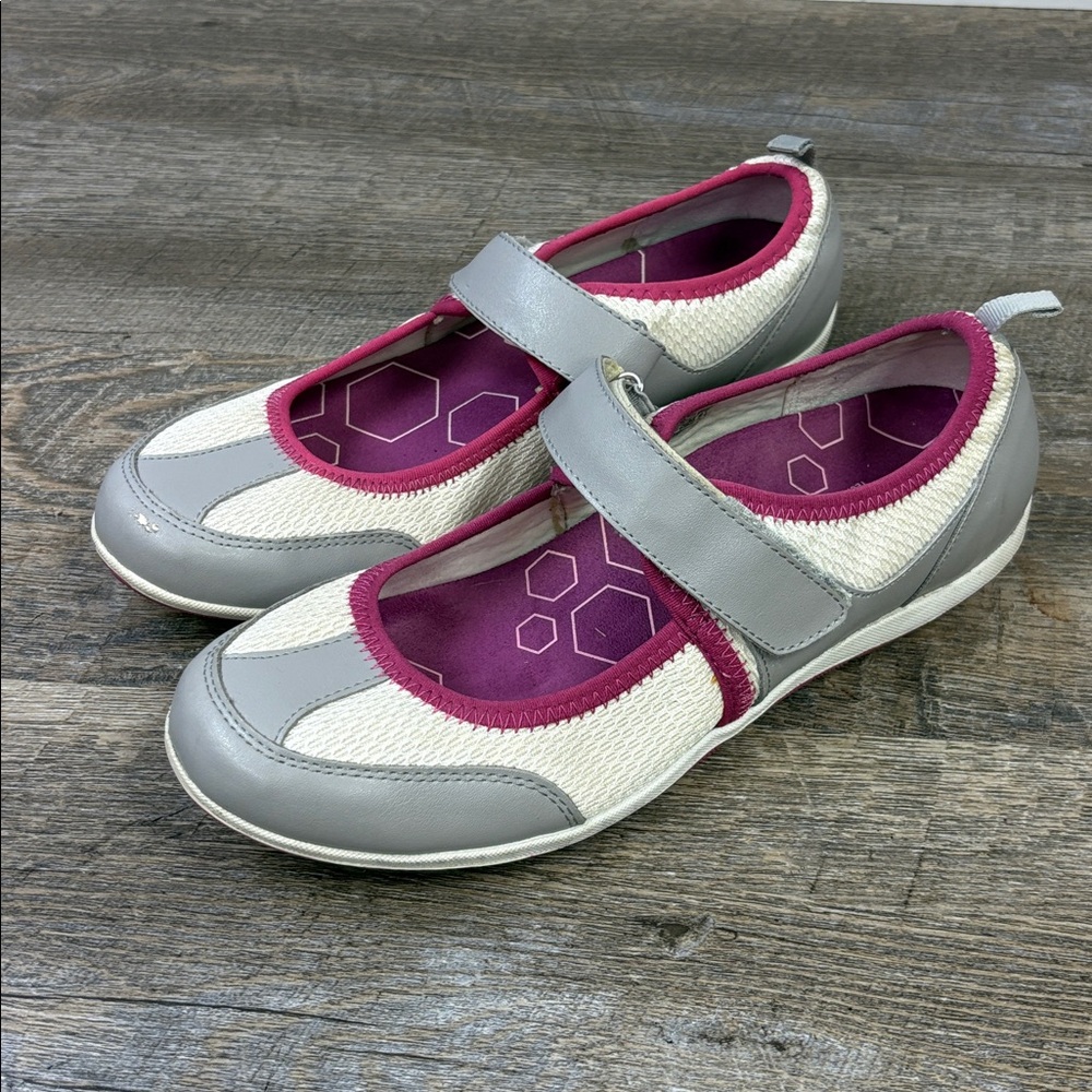 👟 Vionic Comfort Mary Jane Walking Flats – Size 8